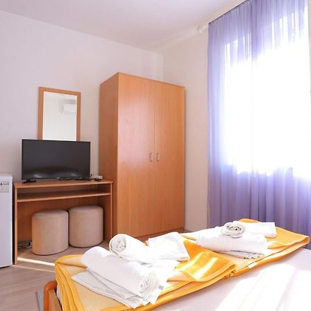 Double Room Tucepi 5263D 外观 照片