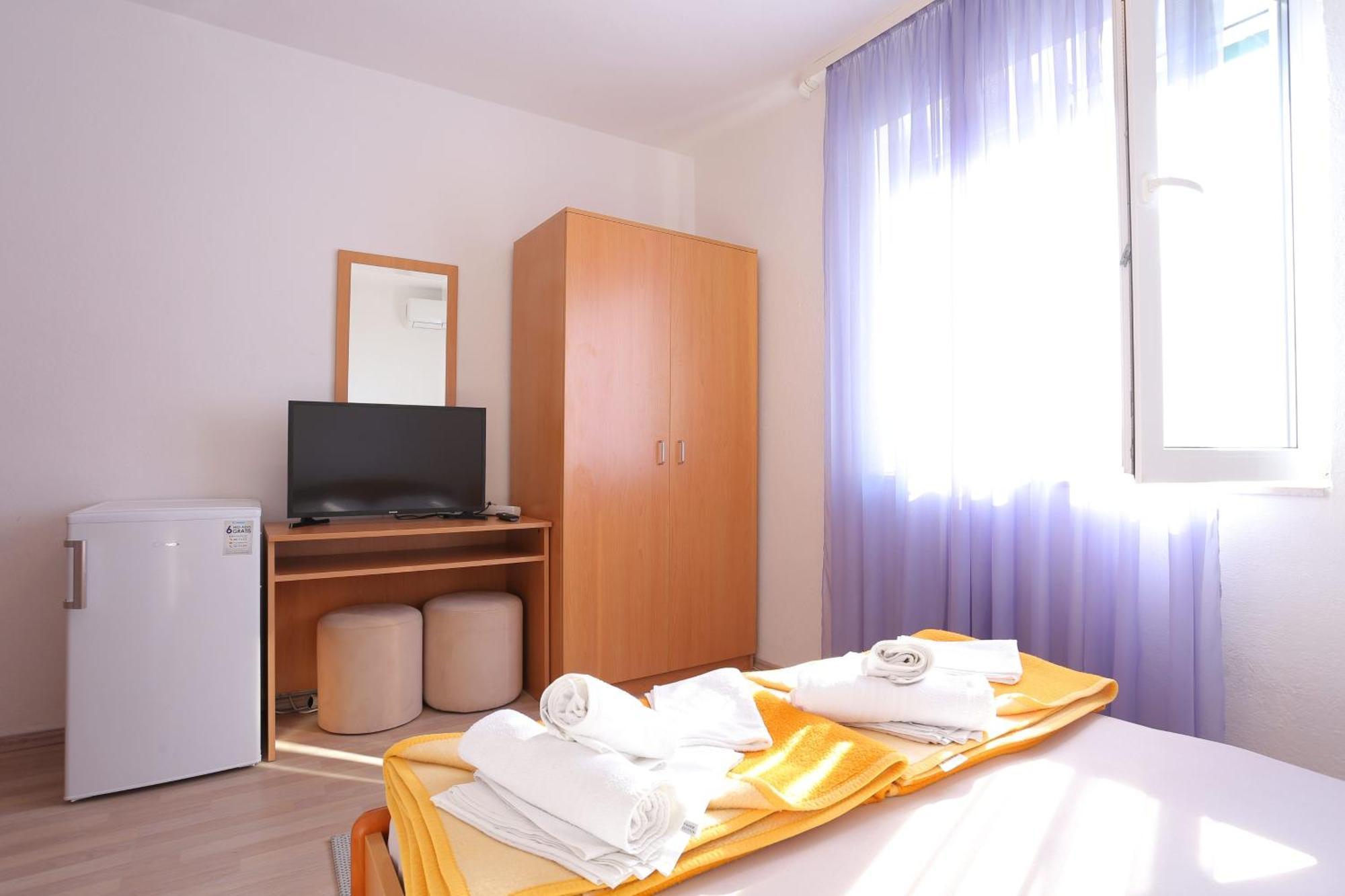 Double Room Tucepi 5263D 外观 照片